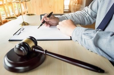Когда следует обращаться за помощью к юристу?